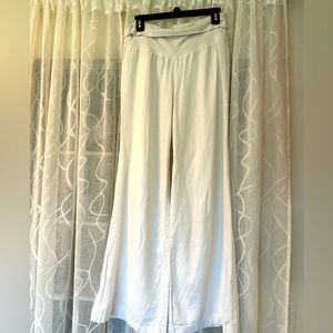 white linen pants, medium
